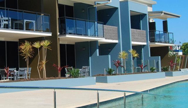 Ramada By Wyndham Χέρβεϊ Μπέι Εξωτερικό φωτογραφία The pool at the Mantra on Mooloolaba